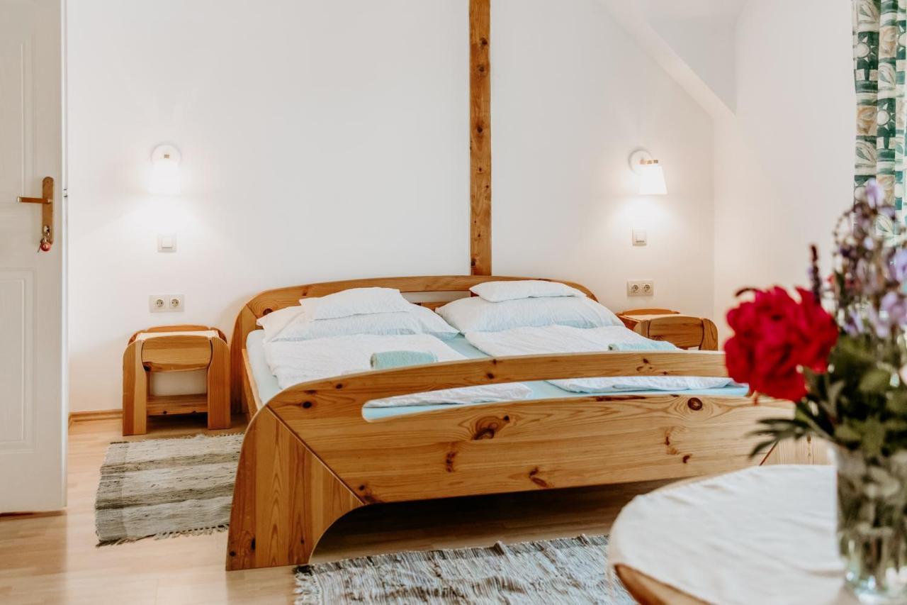 Kek Vendeghaz Family Resort Gyenesdiás المظهر الخارجي الصورة
