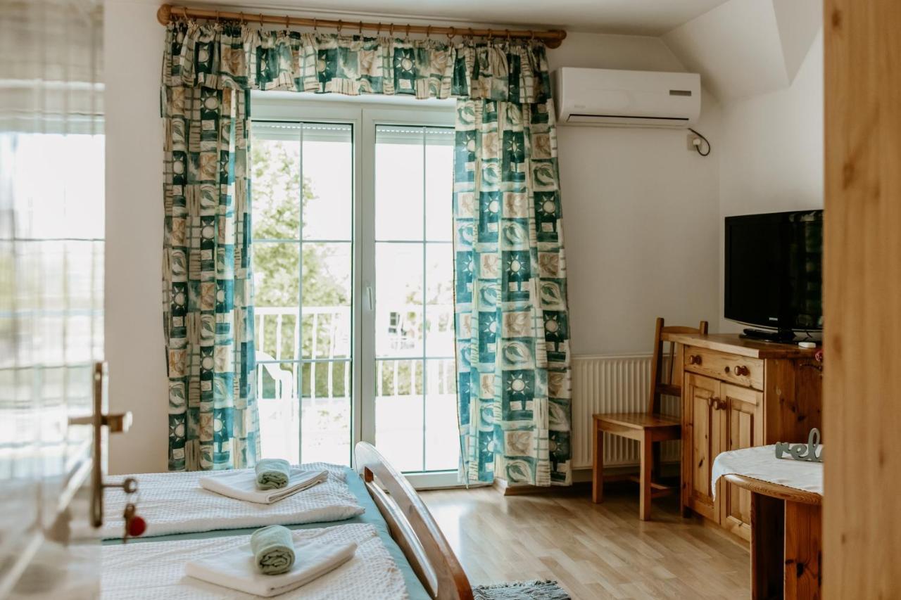 Kek Vendeghaz Family Resort Gyenesdiás المظهر الخارجي الصورة