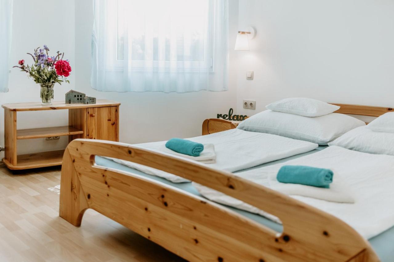 Kek Vendeghaz Family Resort Gyenesdiás المظهر الخارجي الصورة