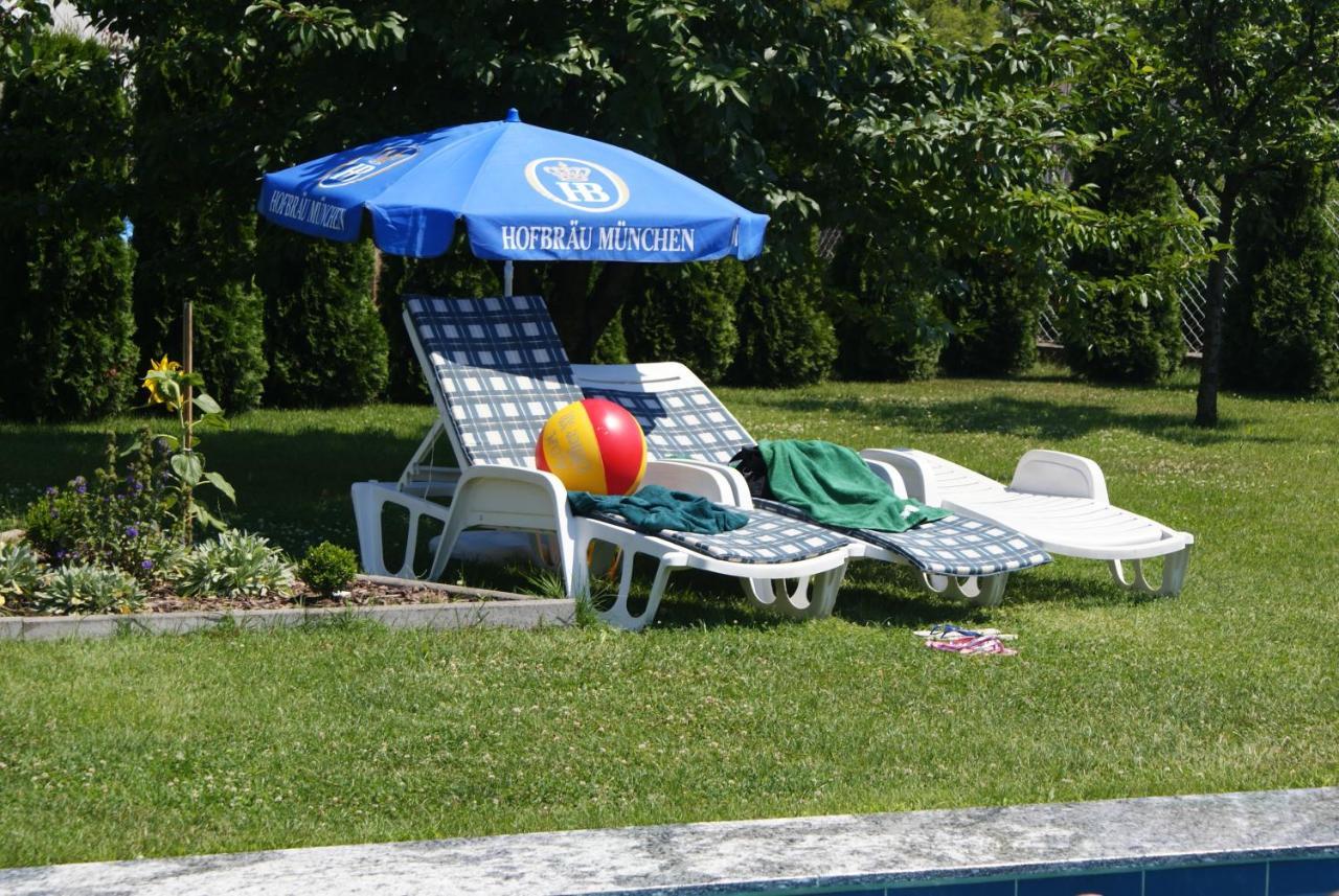 Kek Vendeghaz Family Resort Gyenesdiás المظهر الخارجي الصورة
