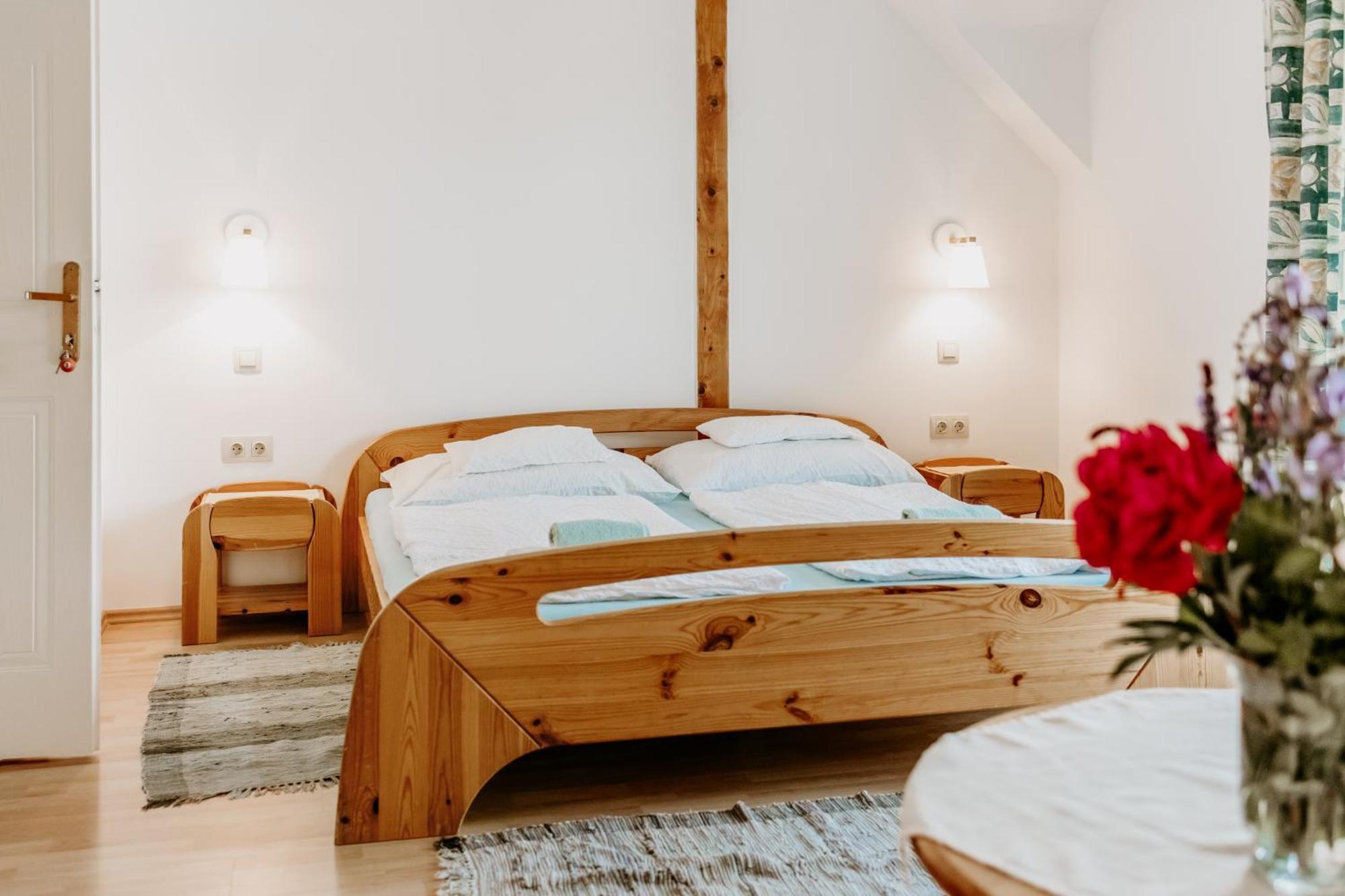 Kek Vendeghaz Family Resort Gyenesdiás المظهر الخارجي الصورة